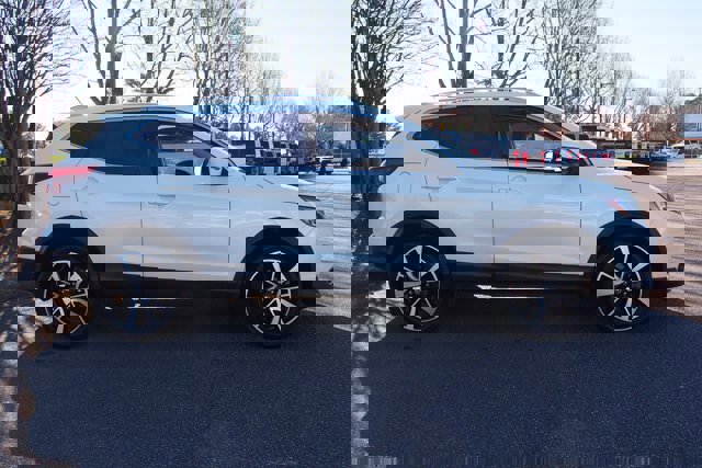 Used 2017 Nissan Rogue Sport SL w/ SL Premium Package image 6