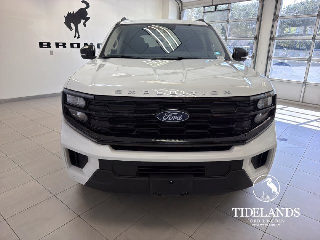 Certified 2025 Ford Expedition Active AWD/4WD image 3