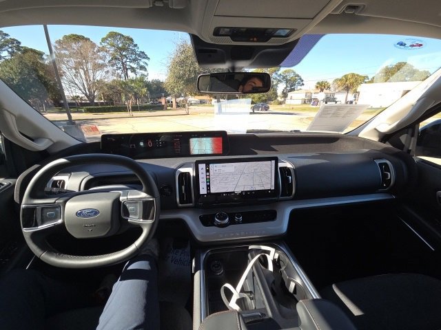 Certified 2025 Ford Expedition Active image 17