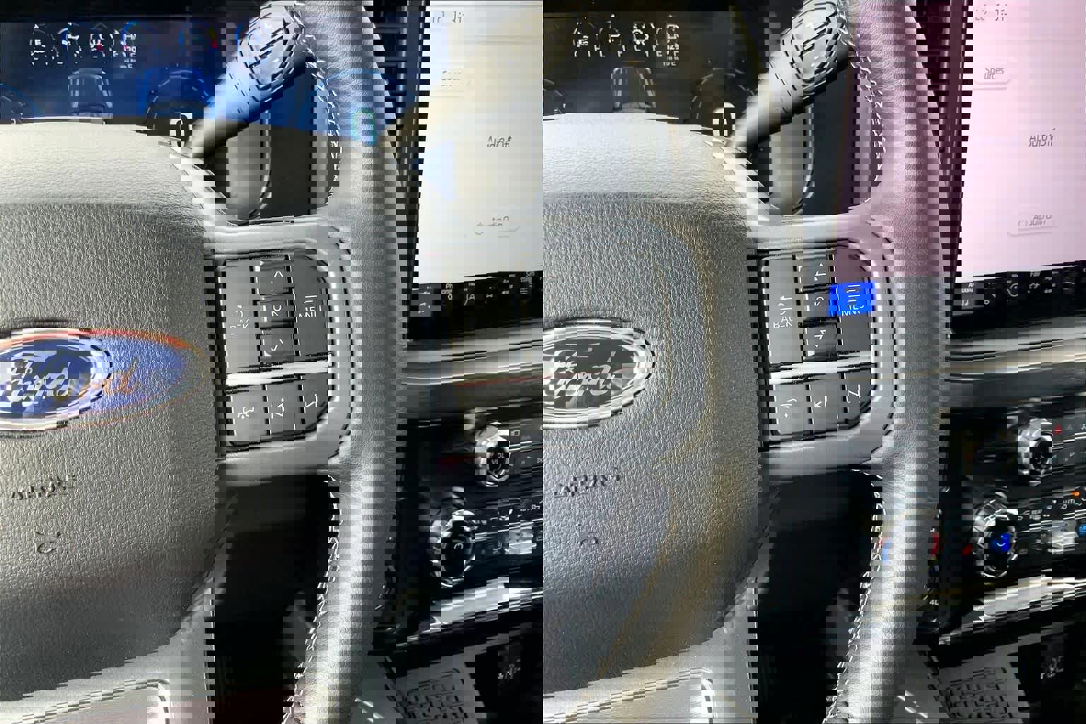 Certified 2025 Ford F250 Lariat w/ Tremor Off-Road Package image 24