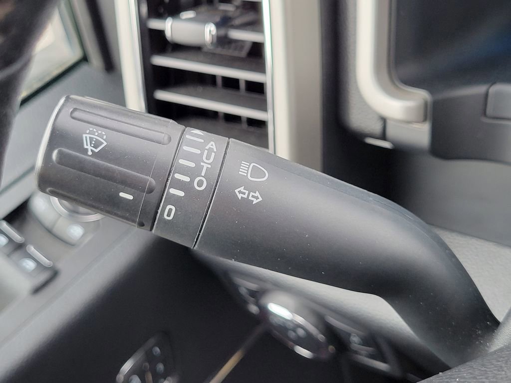 Certified 2020 Ford F150 Lariat w/ Equipment Group 502A Luxury image 30