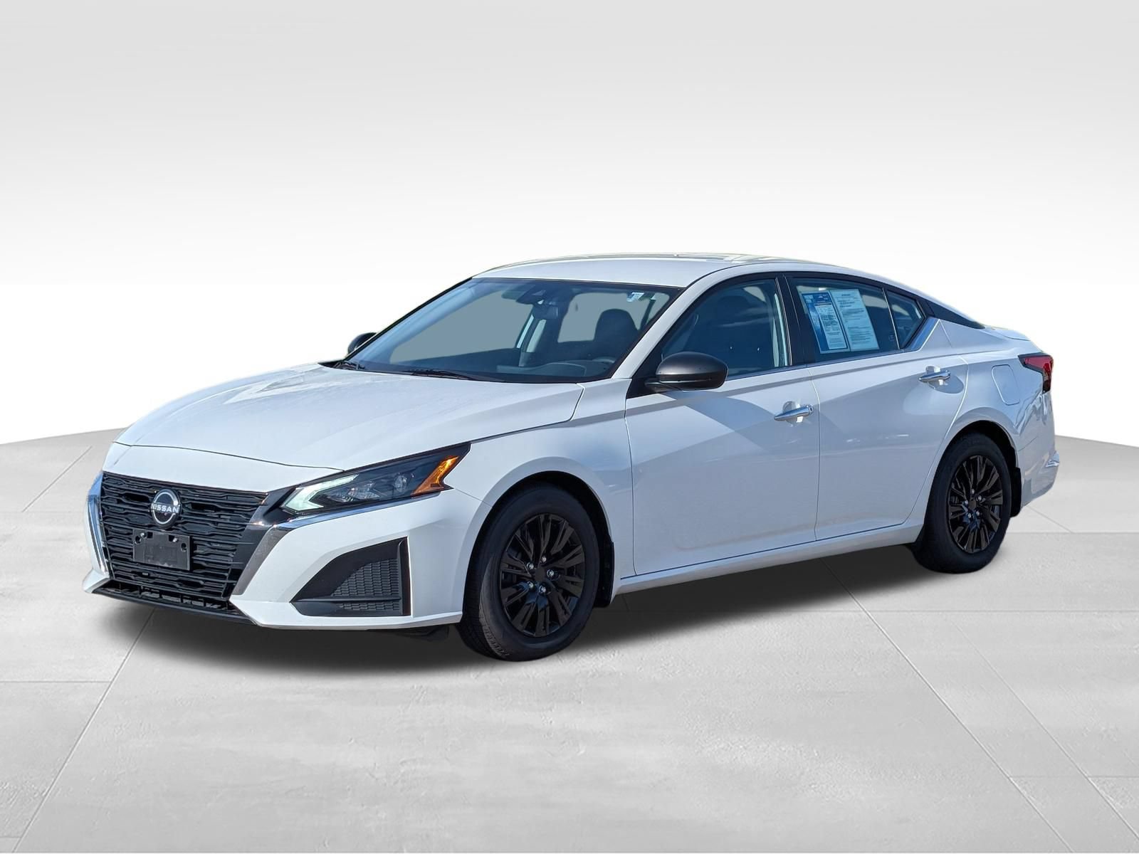 Used 2024 Nissan Altima 2.5 S FWD image 1