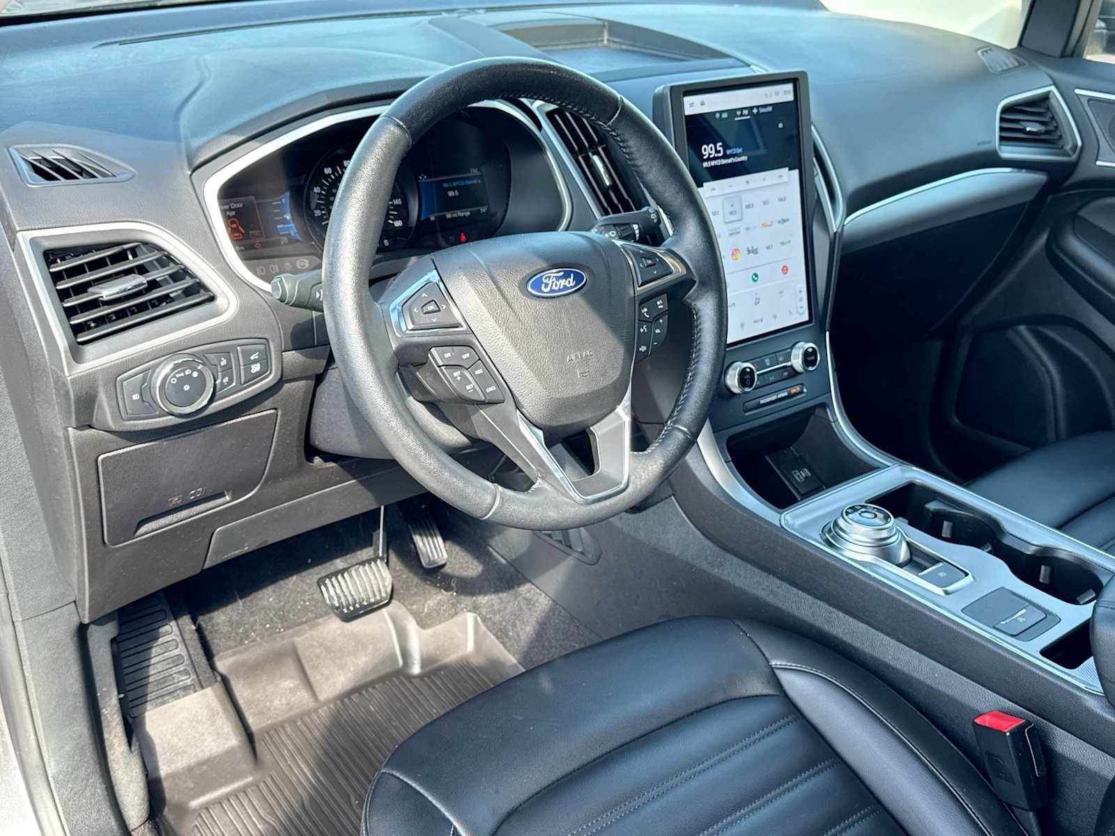 Certified 2021 Ford Edge SEL w/ Convenience Package AWD/4WD image 2