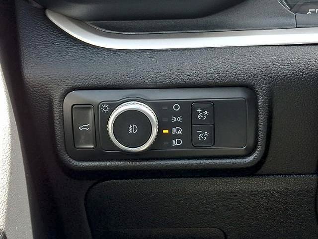 Certified 2022 Ford Explorer XLT w/ Equipment Group 202A AWD/4WD image 24
