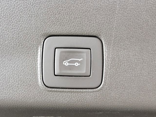 Used 2023 Chevrolet TrailBlazer RS w/ Sun and Liftgate Package FWD image 17