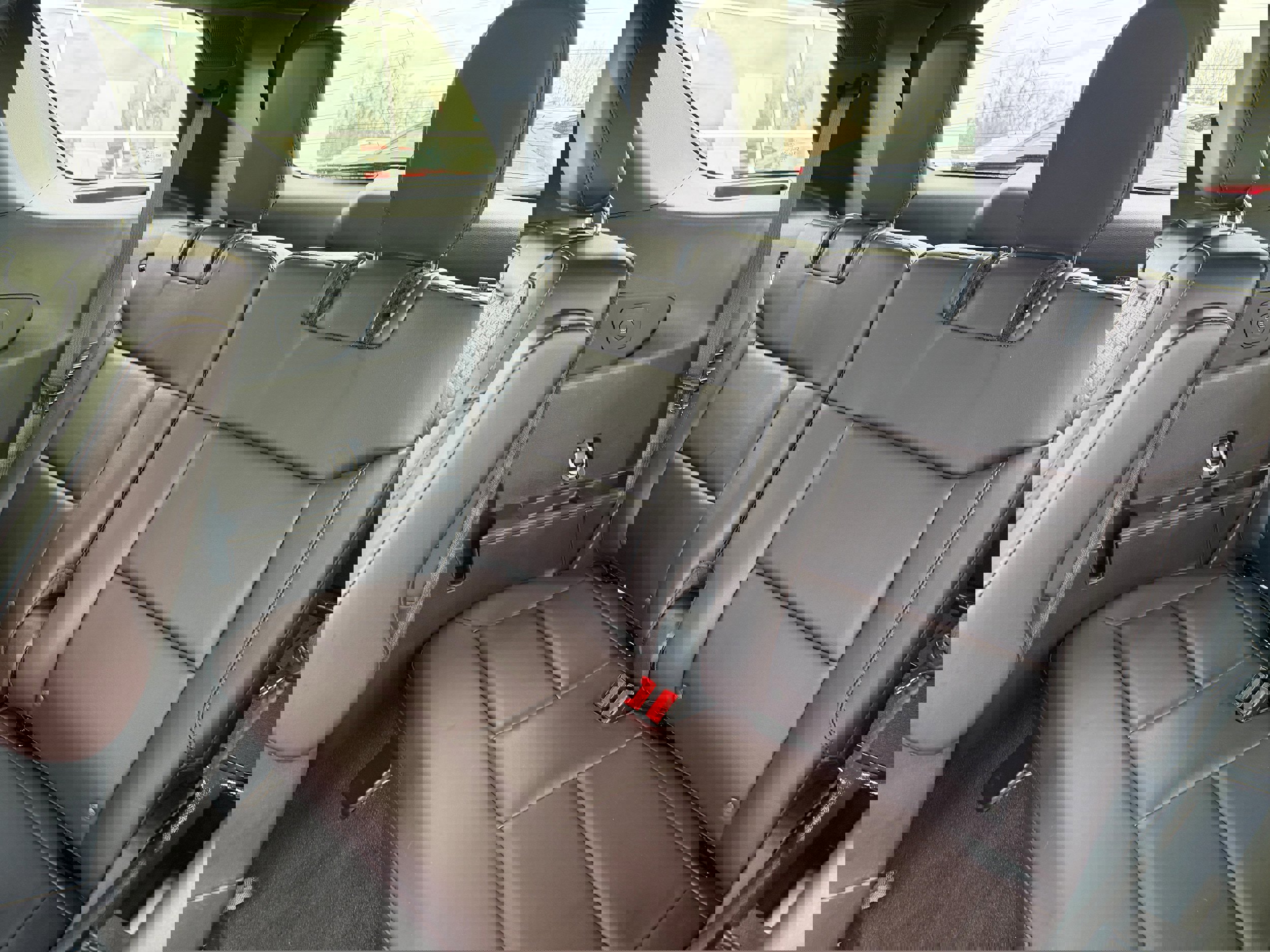 Certified 2025 Ford Explorer Platinum w/ Ultimate Package image 18