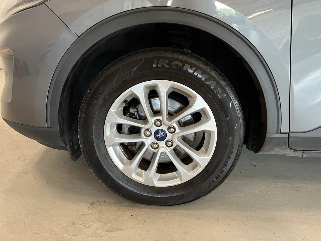 Certified 2022 Ford Escape SE image 9