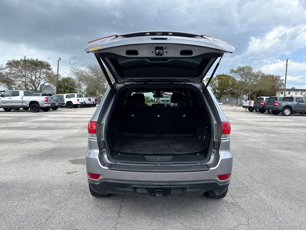 Used 2018 Jeep Grand Cherokee Laredo image 27