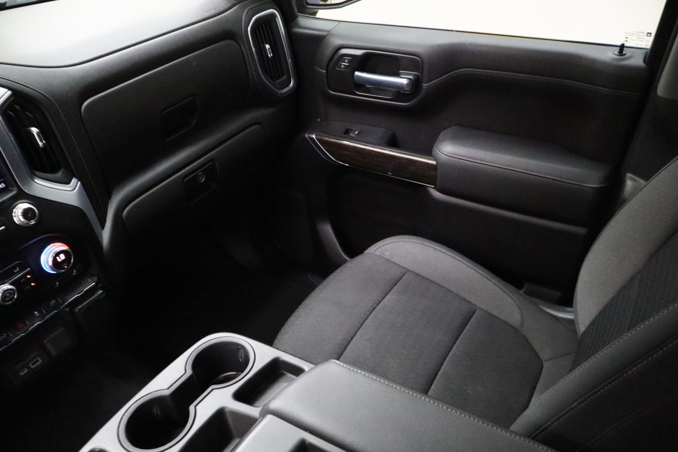 Used 2021 GMC Sierra 1500 SLE w/ Preferred Package AWD/4WD image 24