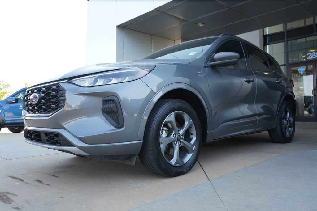 Certified 2024 Ford Escape ST-Line AWD/4WD image 5