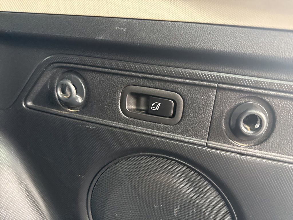 Used 2021 Subaru Forester Touring image 29