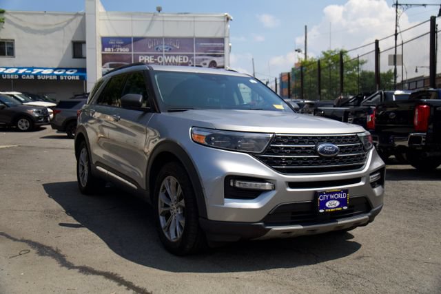 Certified 2022 Ford Explorer XLT w/ Equipment Group 202A AWD/4WD image 1