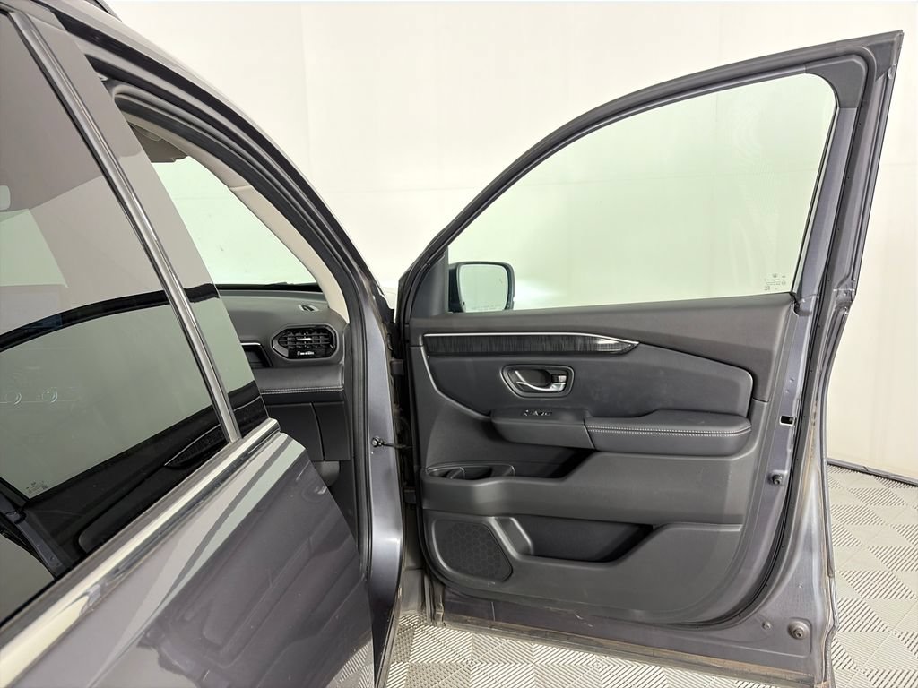 Used 2023 Honda Pilot Elite image 29