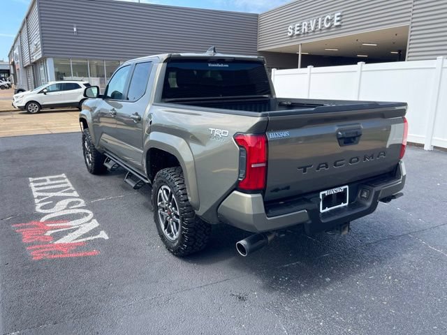 Used 2025 Toyota Tacoma TRD Sport AWD/4WD image 5