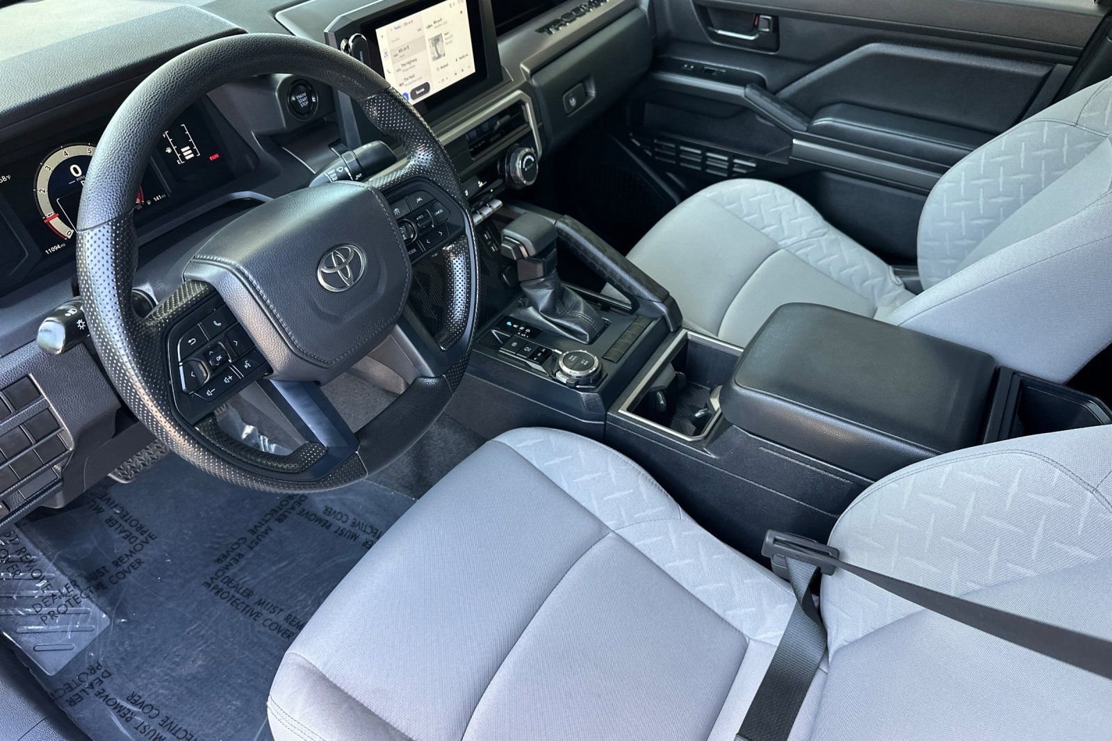 Used 2025 Toyota Tacoma SR5 AWD/4WD image 10
