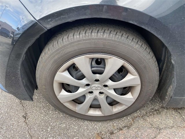 Used 2022 Toyota Corolla LE image 4