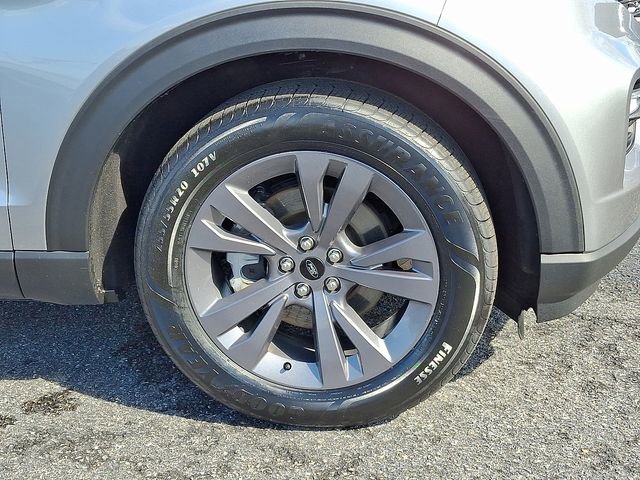 Certified 2023 Ford Explorer XLT w/ Equipment Group 202A AWD/4WD image 8