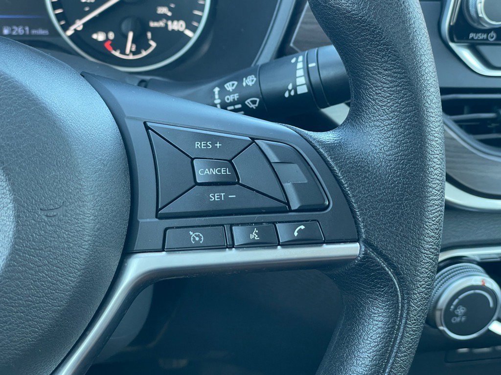 Used 2024 Nissan Altima 2.5 SV image 19