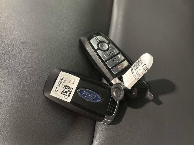 Certified 2025 Ford Expedition Active AWD/4WD image 32