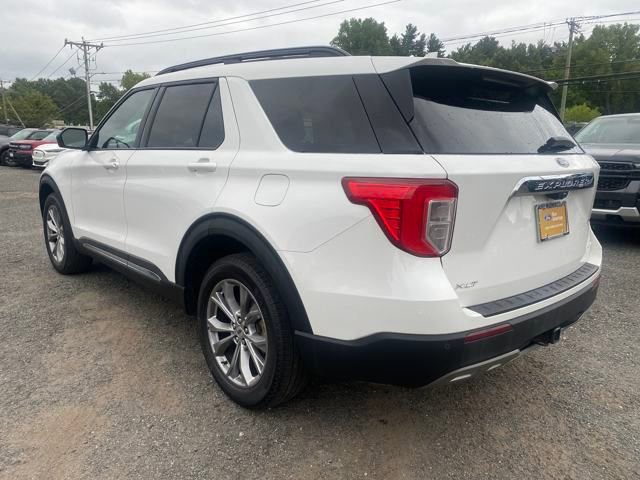 Certified 2022 Ford Explorer XLT w/ Equipment Group 202A image 3