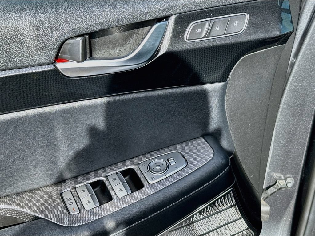 Used 2021 Hyundai Palisade Limited FWD image 18