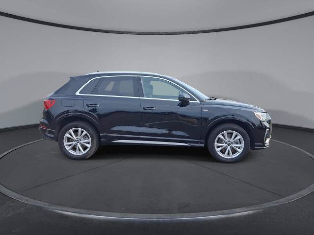 Used 2025 Audi Q3 2.0T Premium AWD/4WD image 9