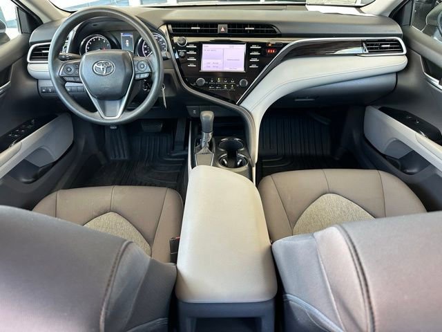 Used 2018 Toyota Camry LE FWD image 9