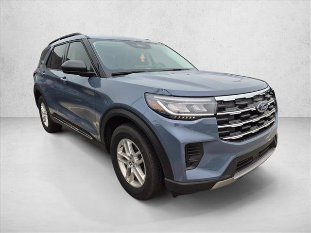 Certified 2025 Ford Explorer Active AWD/4WD image 3