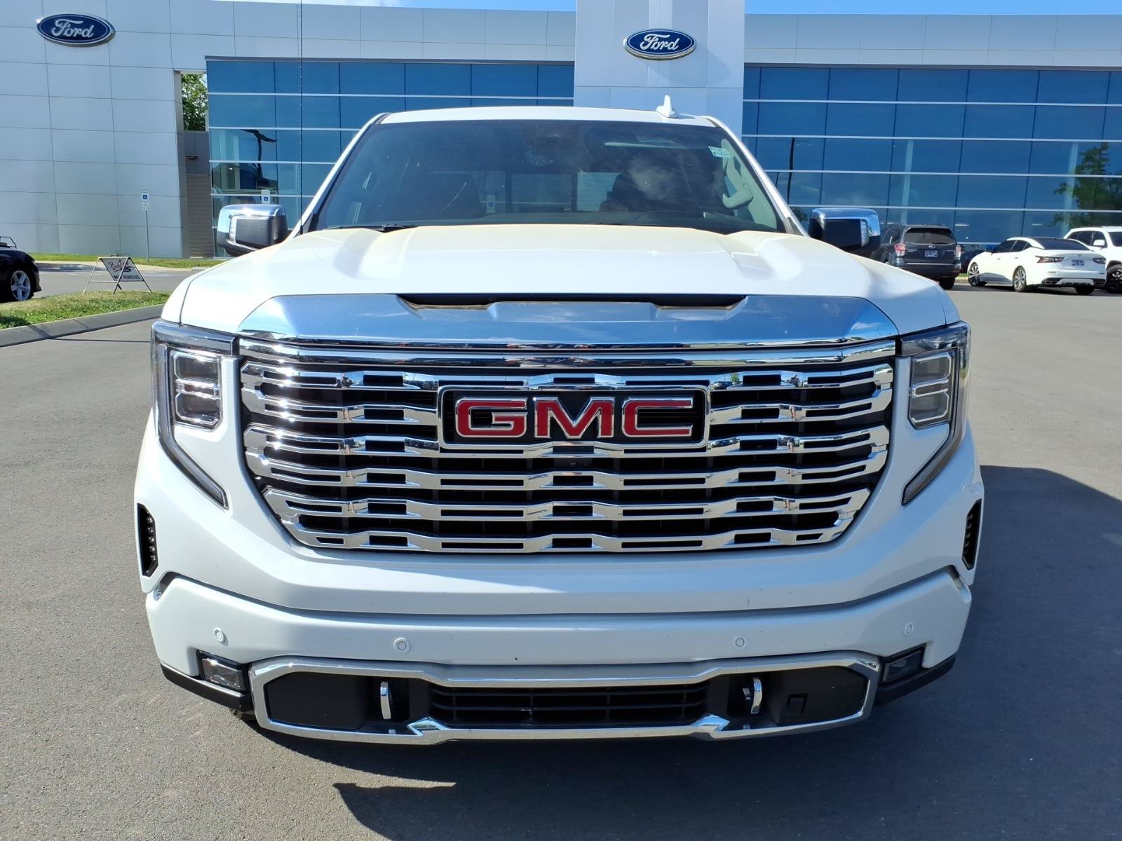 Used 2023 GMC Sierra 1500 Denali w/ Denali Reserve Package AWD/4WD image 8