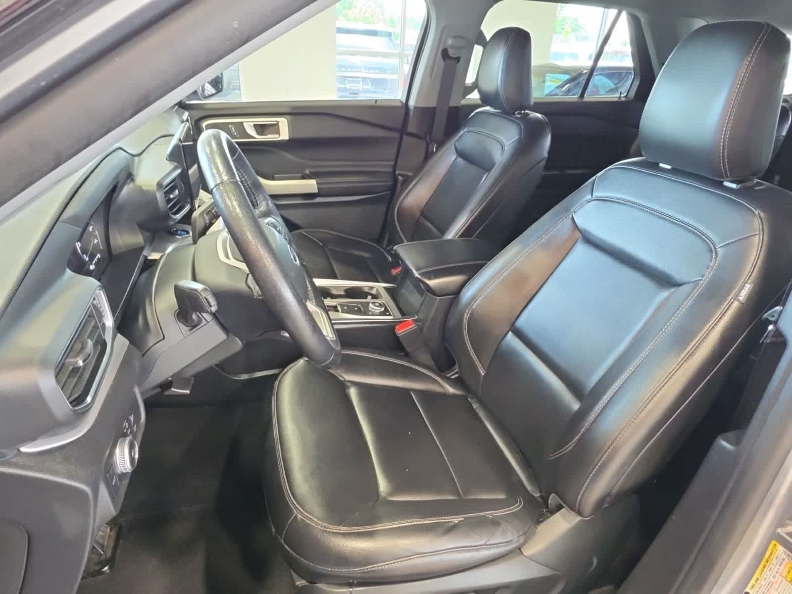 Certified 2021 Ford Explorer XLT w/ Equipment Group 202A AWD/4WD image 15