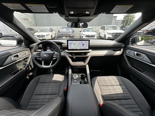 Certified 2025 Ford Explorer ST-Line AWD/4WD image 3
