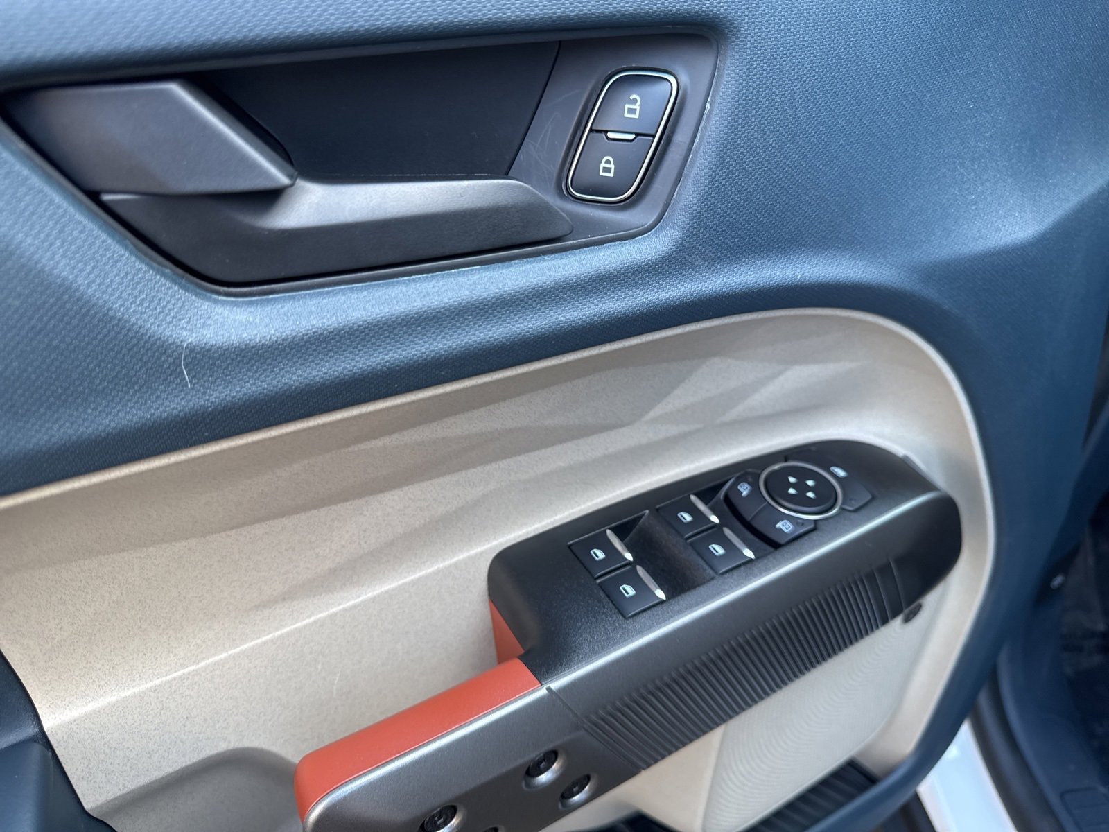 Certified 2025 Ford Maverick Lariat w/ 4K Tow Package image 25