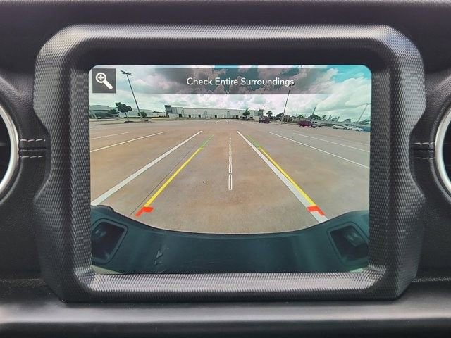 Used 2022 Jeep Gladiator Overland w/ Popular Equipment Package AWD/4WD image 16