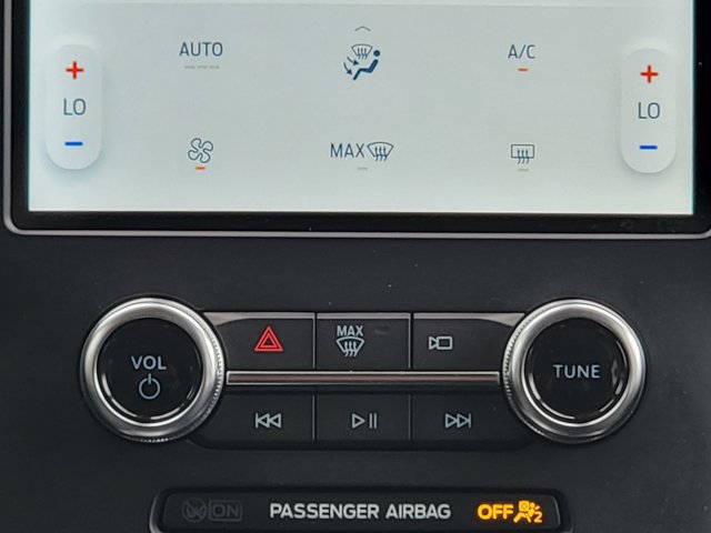 Certified 2024 Ford Edge SE w/ Black Appearance Package AWD/4WD image 29