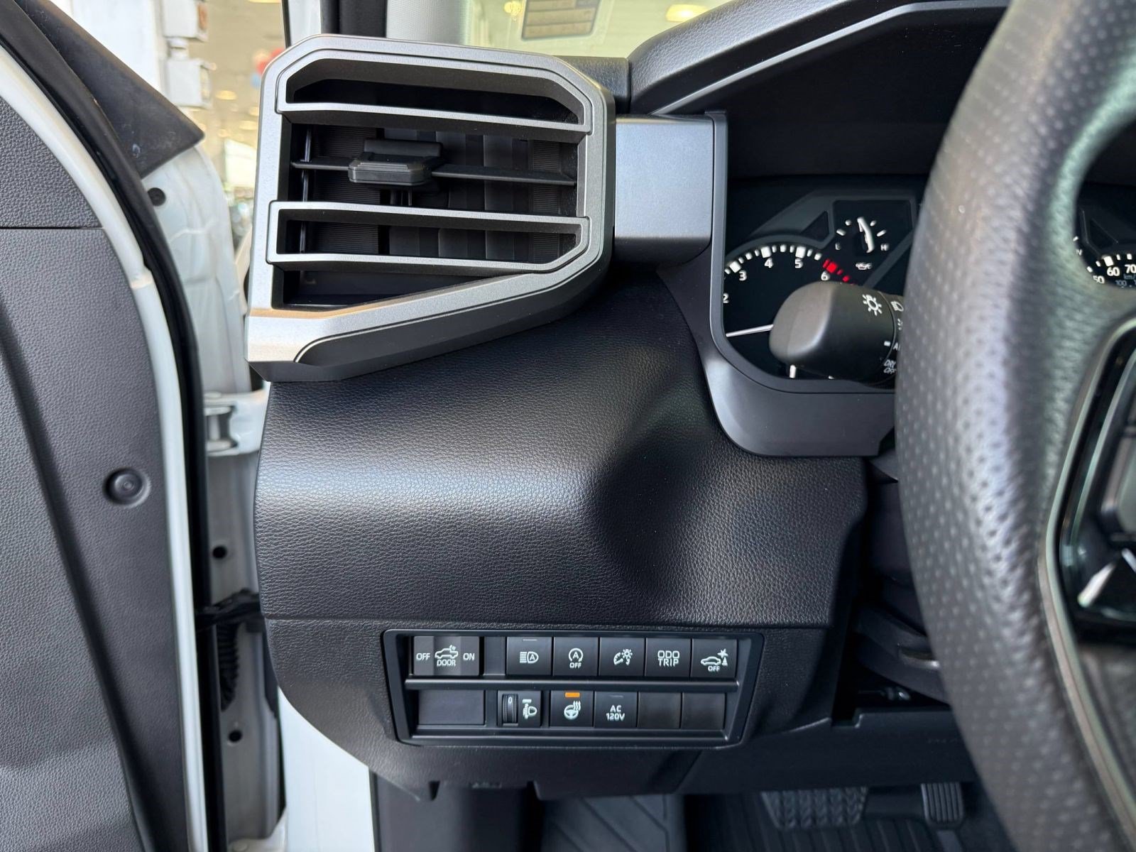 Used 2024 Toyota Tundra SR5 w/ SR5 Premium Package AWD/4WD image 32