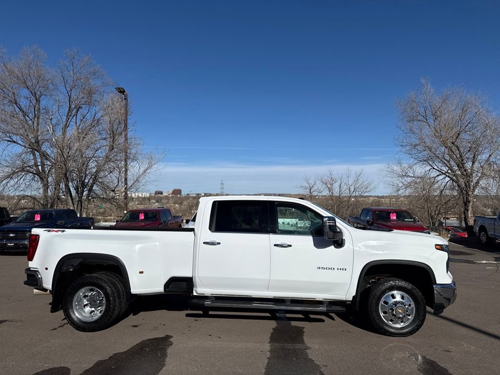 Used 2024 Chevrolet Silverado 3500 LTZ w/ LTZ Convenience Package image 7