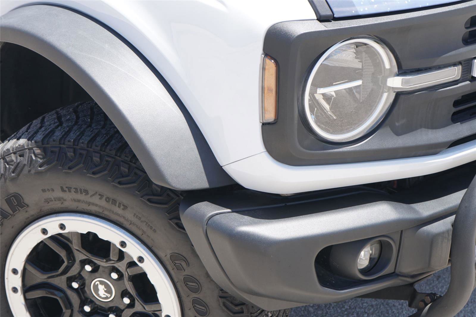 Certified 2023 Ford Bronco Black Diamond w/ Sasquatch Package AWD/4WD image 3