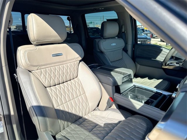 Certified 2025 Ford F350 Platinum w/ Platinum Plus Package image 31