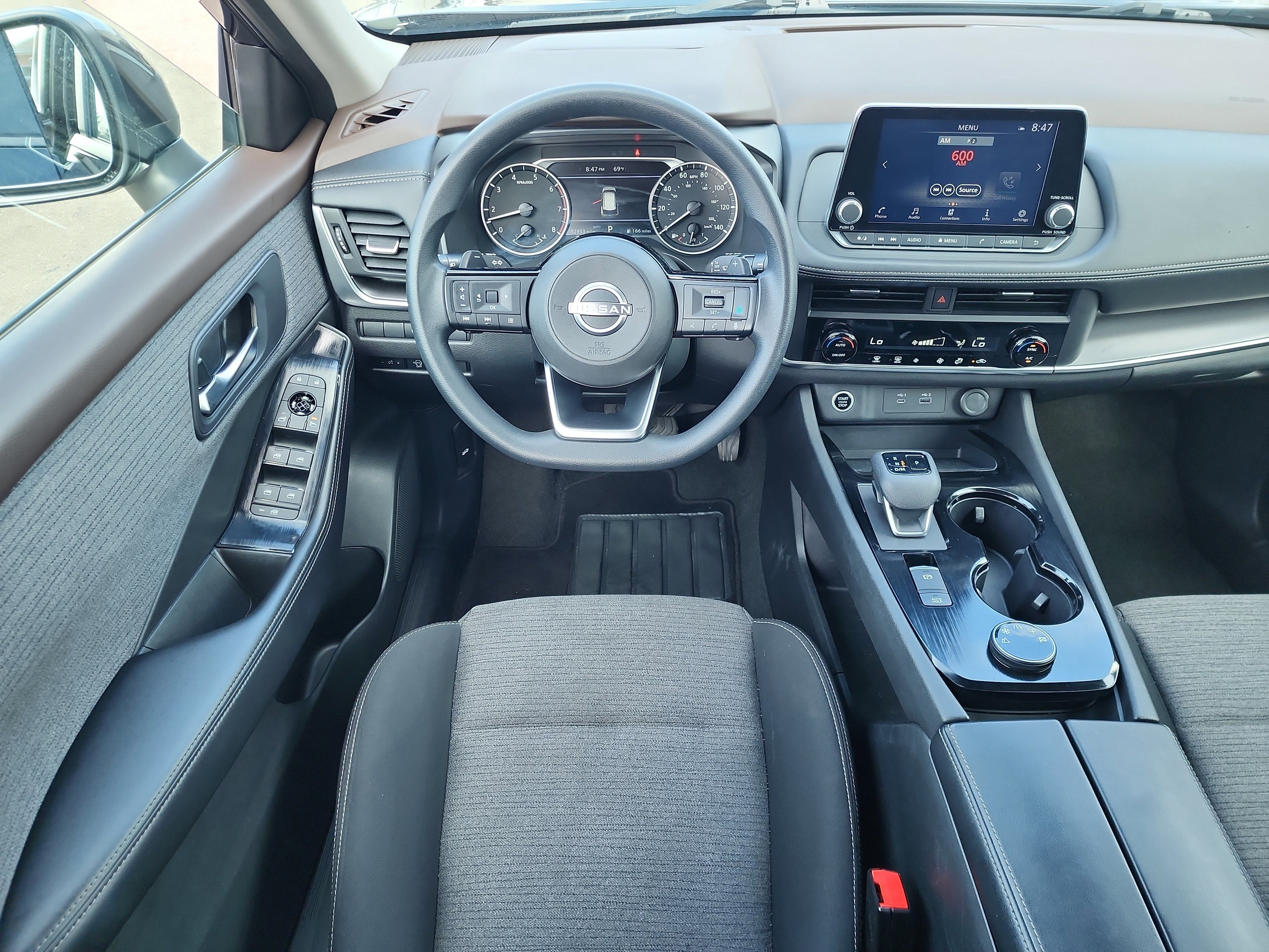 Used 2023 Nissan Rogue SV image 12