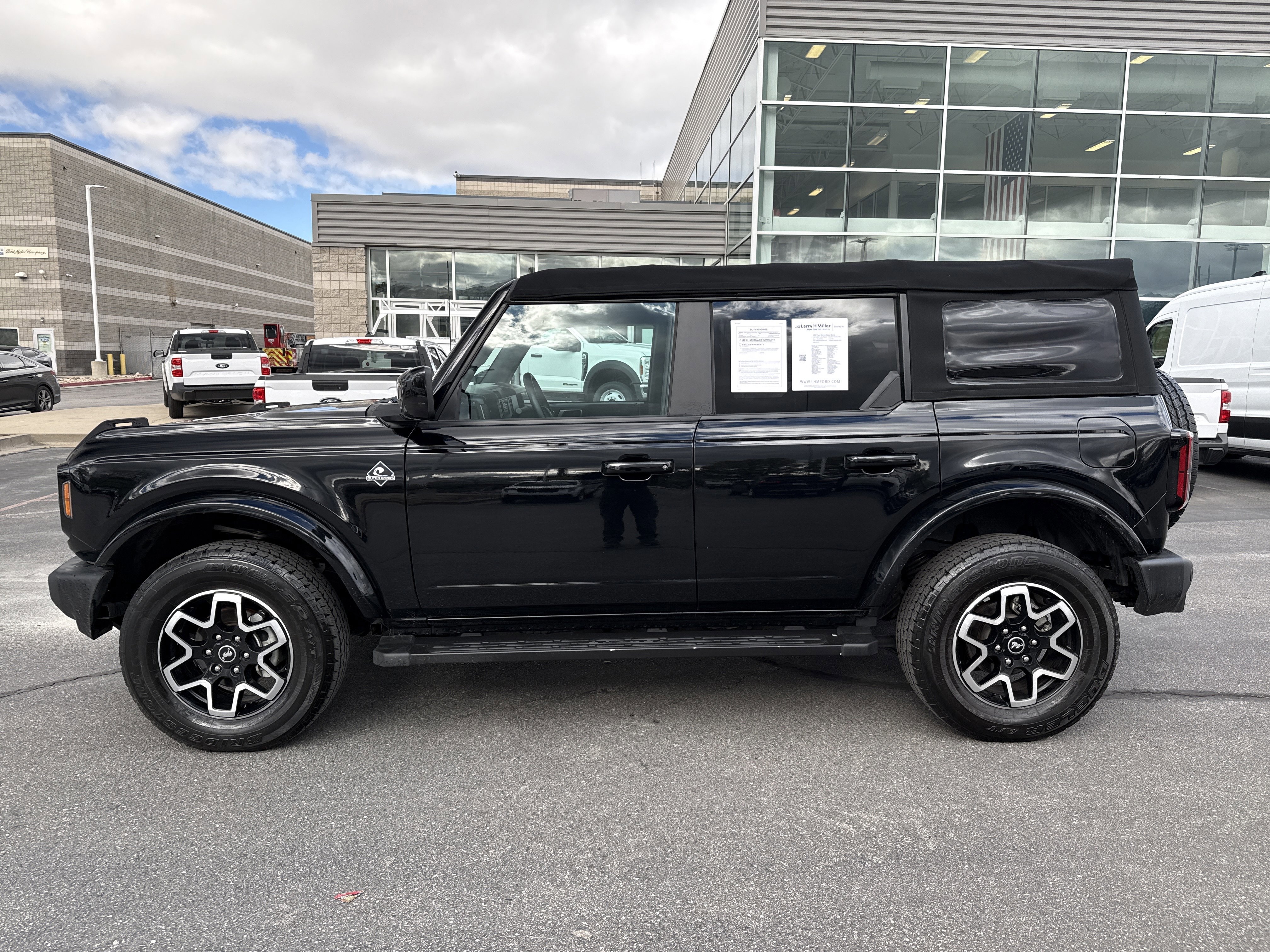 Certified 2022 Ford Bronco Outer Banks image 2