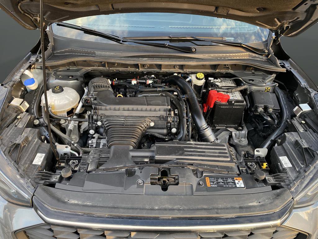 Certified 2025 Ford Escape Platinum image 47