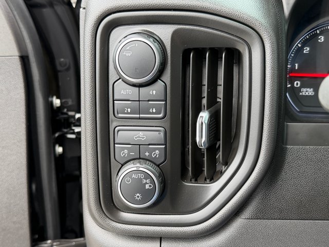 Used 2020 Chevrolet Silverado 1500 Custom Trail Boss w/ Custom Convenience Package AWD/4WD image 32
