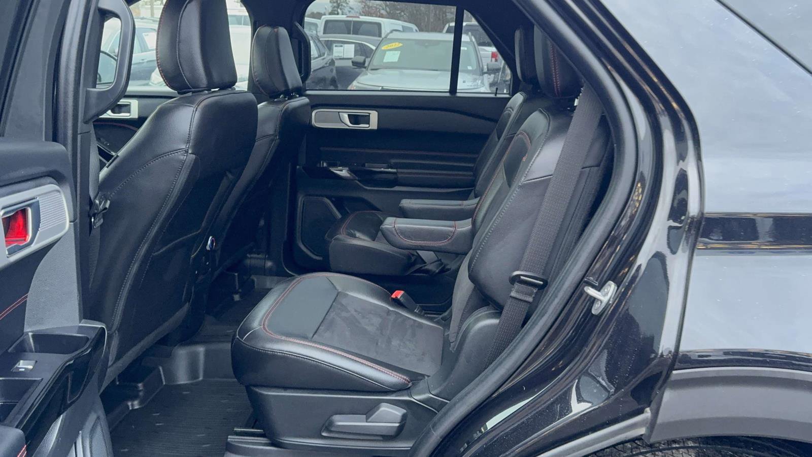 Certified 2022 Ford Explorer ST-Line w/ Class IV Trailer Tow Package image 14