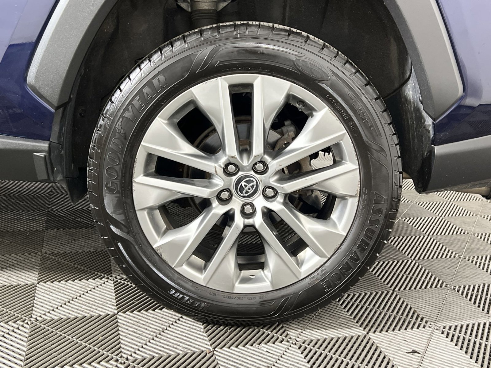 Used 2021 Toyota RAV4 Limited image 10