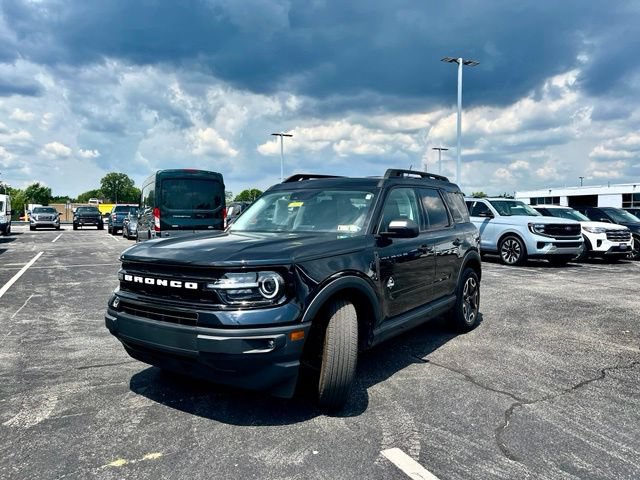 Certified 2023 Ford Bronco Sport Outer Banks w/ Tech Package AWD/4WD image 3