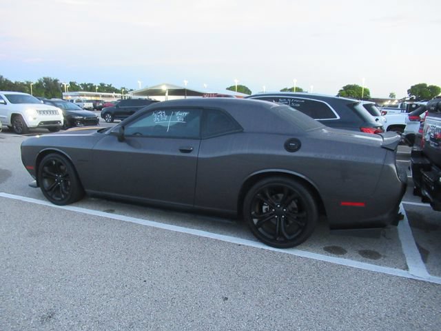 Used 2022 Dodge Challenger R/T RWD image 4