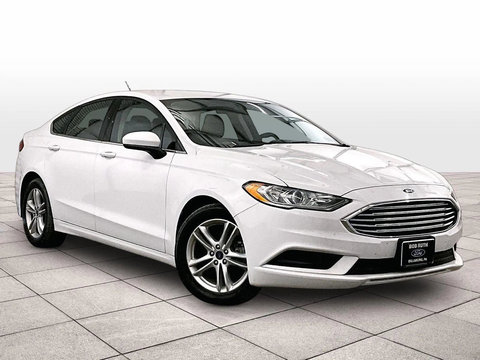 Certified 2018 Ford Fusion SE FWD image 2