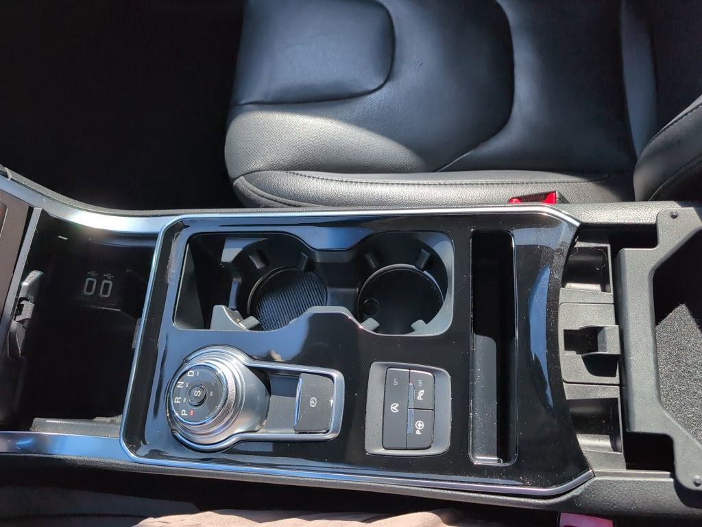 Certified 2020 Ford Edge Titanium w/ Equipment Group 301A image 20