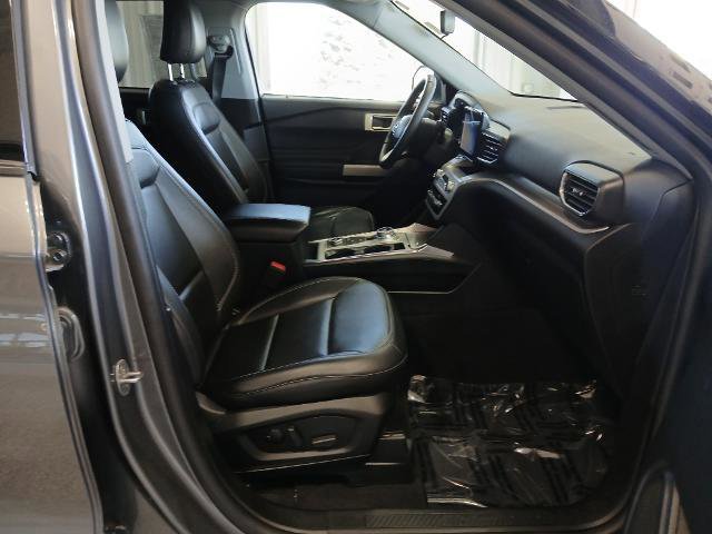 Certified 2023 Ford Explorer XLT w/ Equipment Group 202A image 18