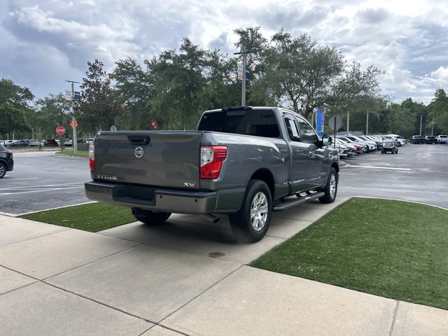 Used 2017 Nissan Titan SV RWD image 6